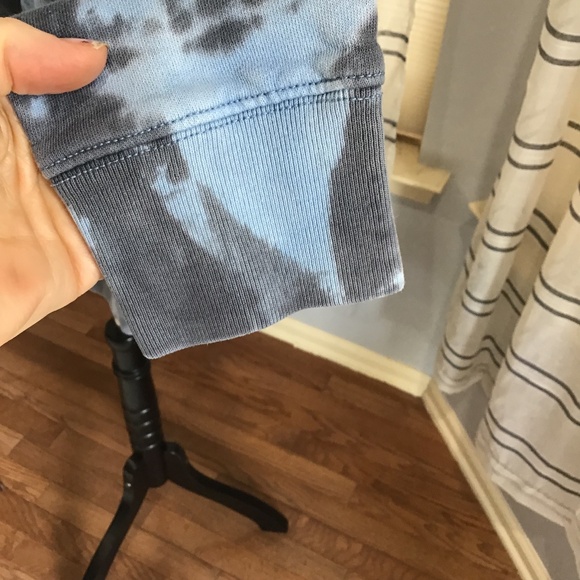 Aeropostale Men Size Small Script Logo Tie Dye Pullover Hoodie Blue Embroidered - Picture 5 of 10